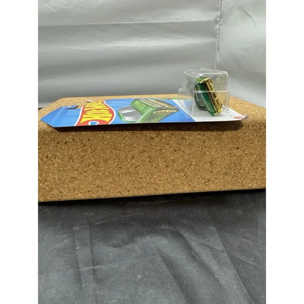 Hot Wheels '64 Lincoln Continental HW Slammed Dollar General Exclusive HTF58 New